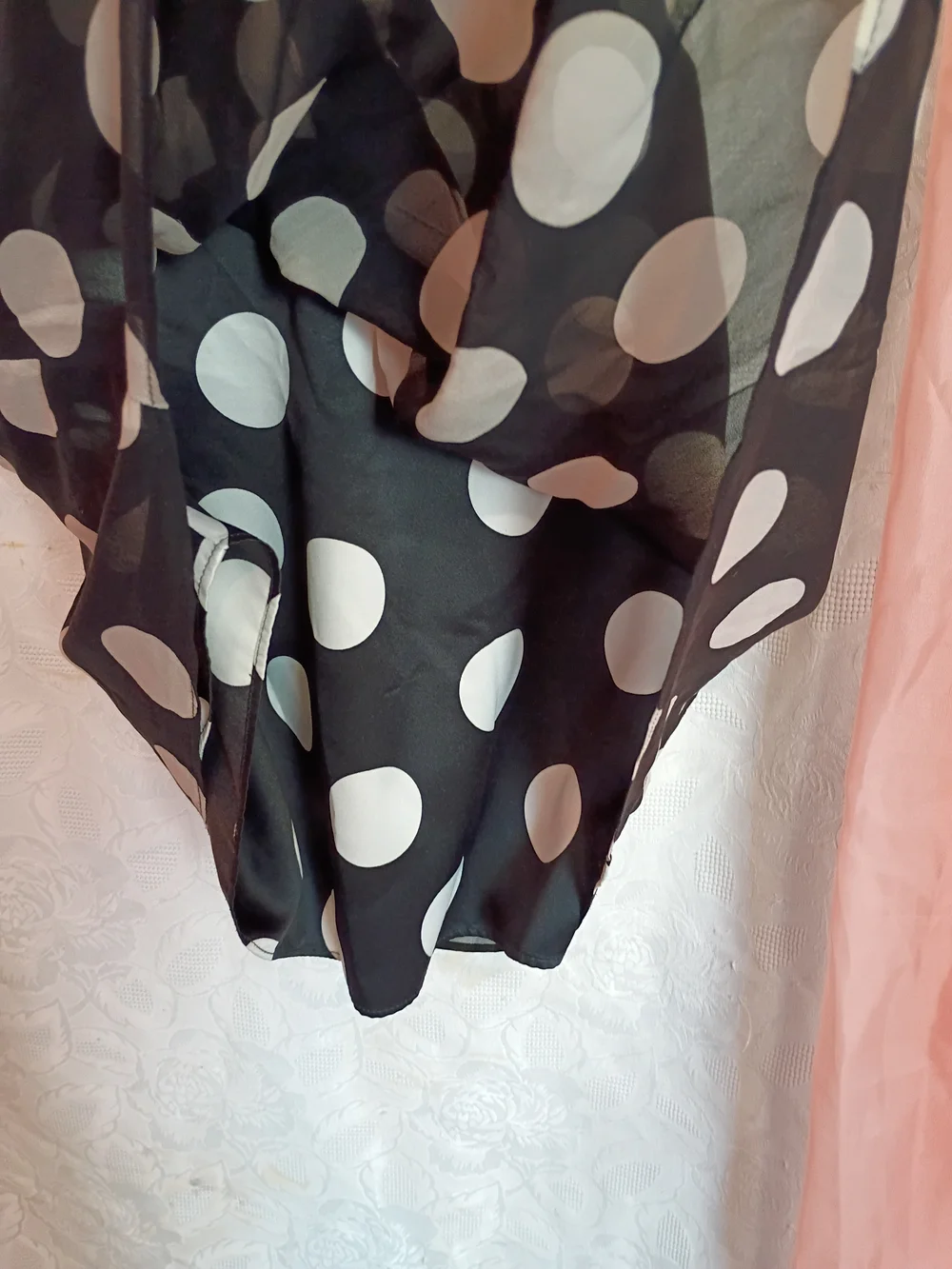 🛍️ BUNDLE ONLY🛍️Ann Taylor Black 100 % Silk Skirt with Cream Polka Dots